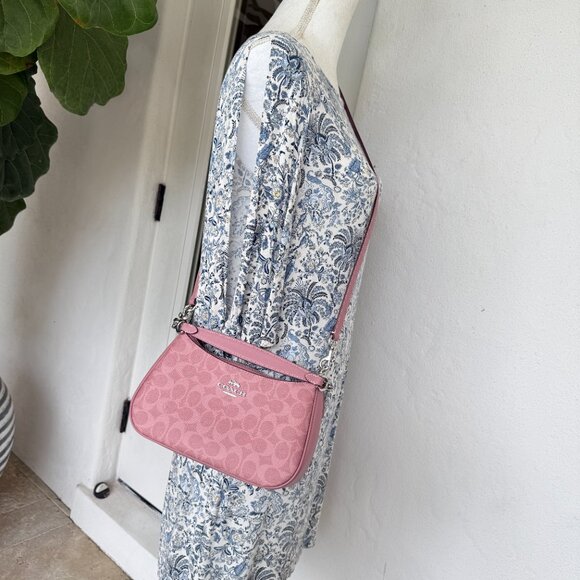 Last 1‼️COACH Teri Shoulder Bag In Signature Canvas CV933 Dusty Pink - Picture 3 of 10